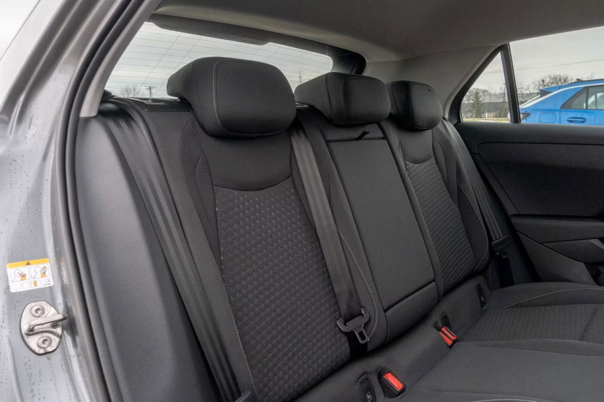 Volkswagen T-Roc 1.5 etsi Life 115cv dsg (20)
