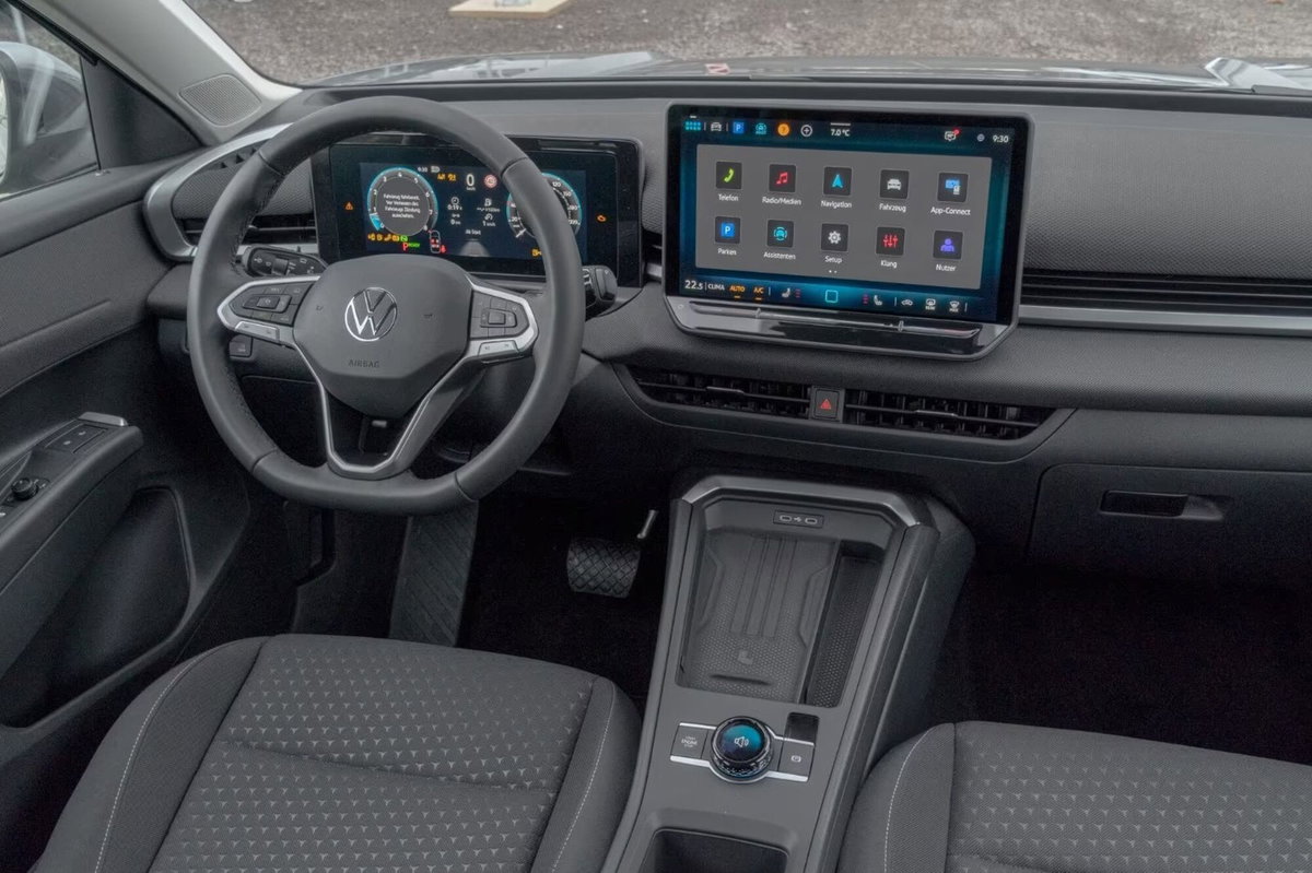 Volkswagen T-Roc 1.5 etsi Life 115cv dsg (8)