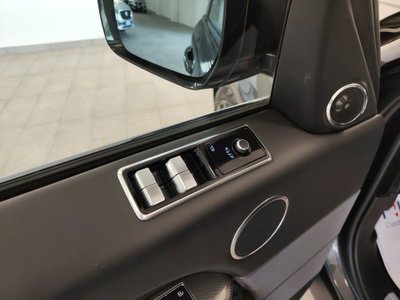 Land Rover Range Rover Sport 3.0D l6 249 CV HSE Dynamic Stealth (18)