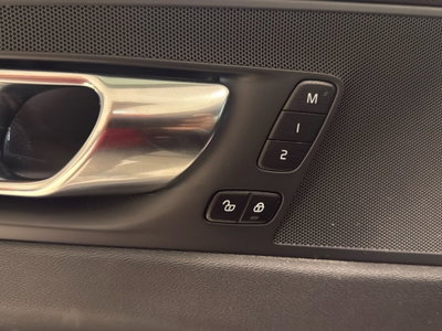 Volvo XC60 B4 Geartronic R-design (19)