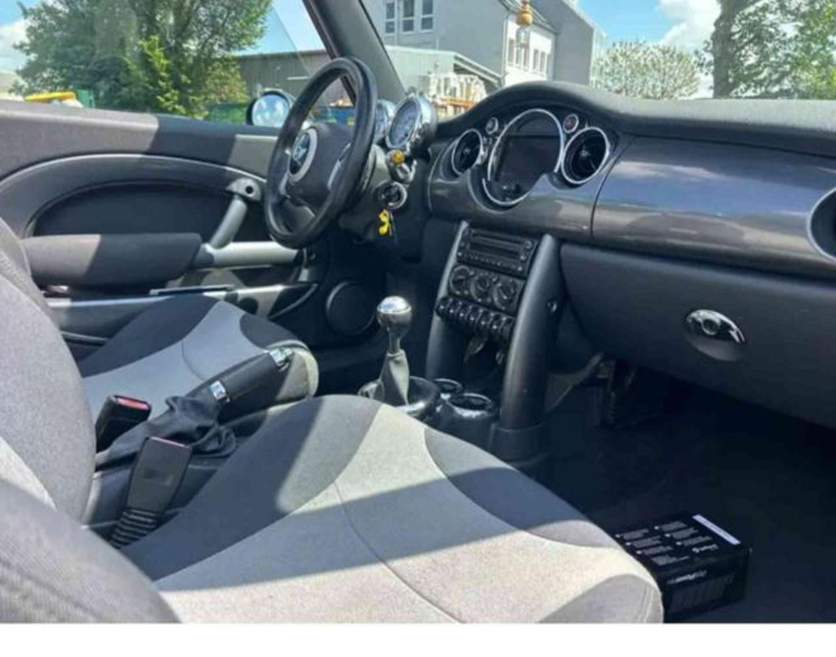 MINI Mini Cabrio 1.6 16V Cooper S Cabrio (4)