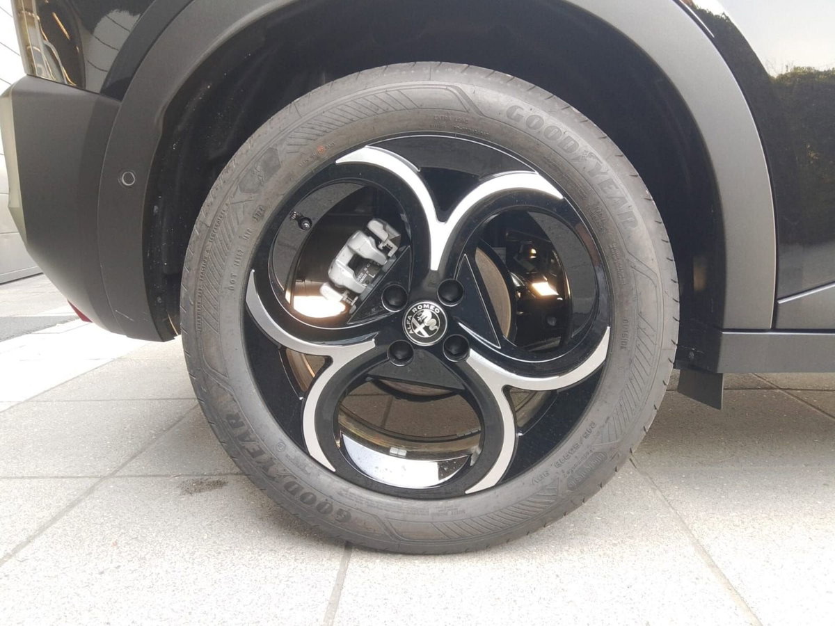 Alfa Romeo Junior 1.2 ibrida Sport Speciale 145cv edct6 (7)