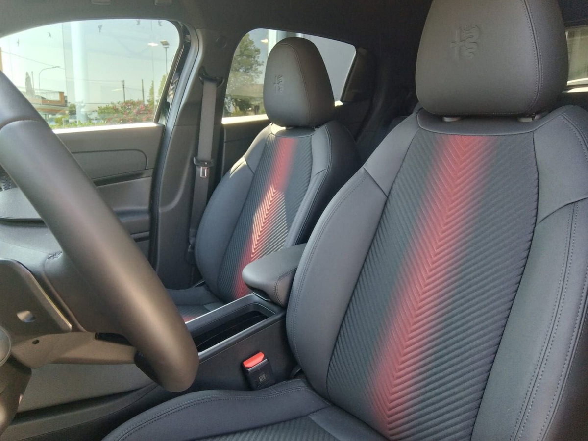 Alfa Romeo Junior 1.2 ibrida Sport Speciale 145cv edct6 (8)