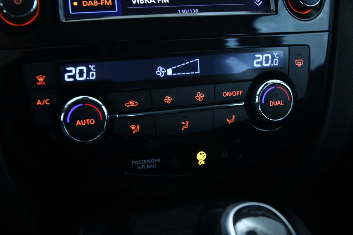 Nissan Qashqai 1.5 dCi 115 CV DCT N-Connecta (18)