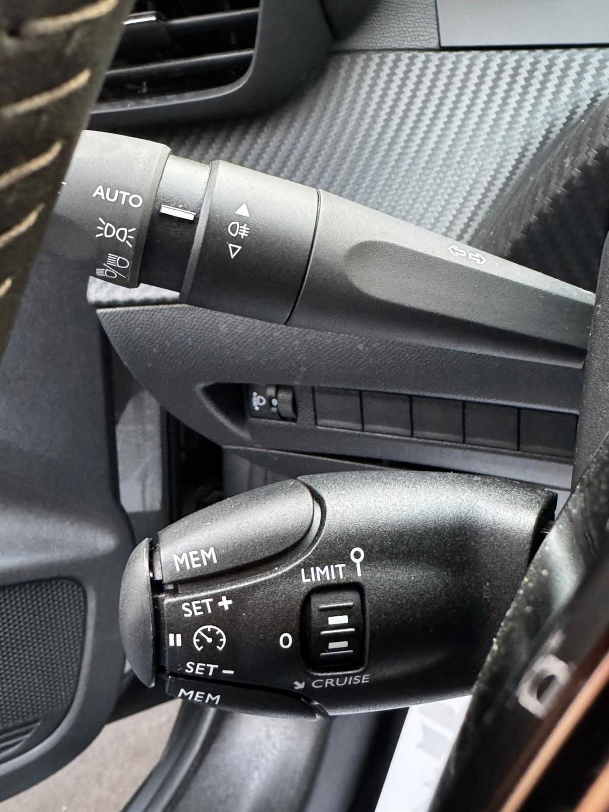 Peugeot 208 PureTech 100 Stop&Start 5 porte Allure (14)