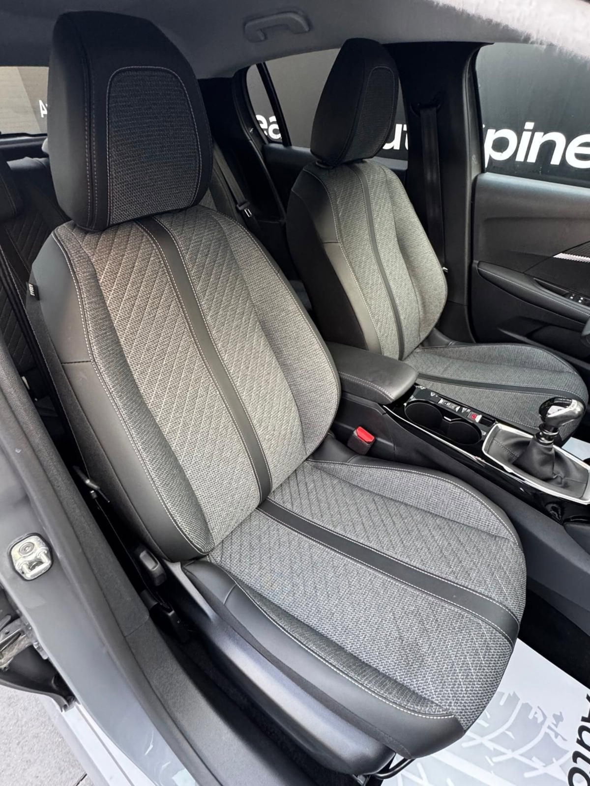 Peugeot 208 PureTech 100 Stop&Start 5 porte Allure (18)