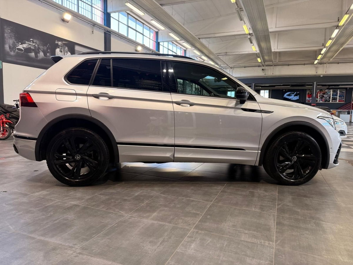Volkswagen Tiguan Allspace 2.0 TDI SCR DSG 4MOTION R-Line (13)