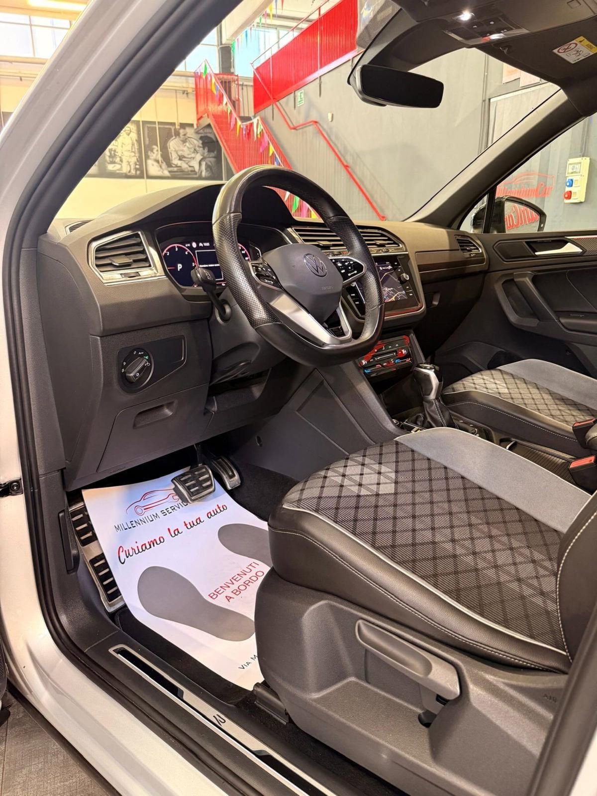 Volkswagen Tiguan Allspace 2.0 TDI SCR DSG 4MOTION R-Line (16)