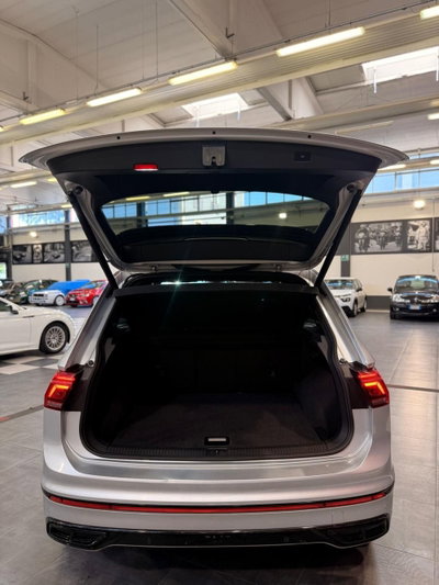 Volkswagen Tiguan Allspace 2.0 TDI SCR DSG 4MOTION R-Line (9)
