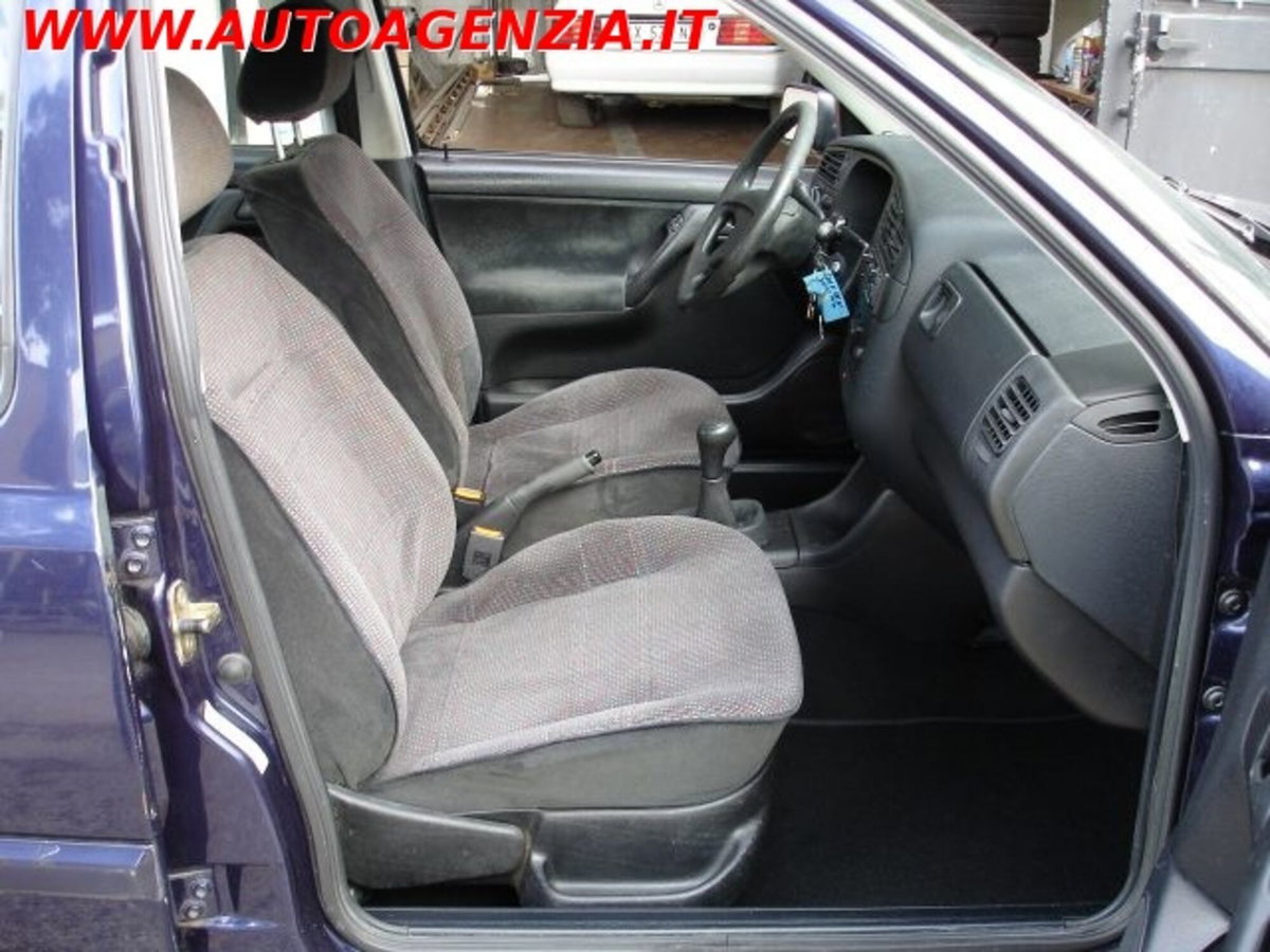 Volkswagen Golf 1.6 cat 5 porte GL (10)