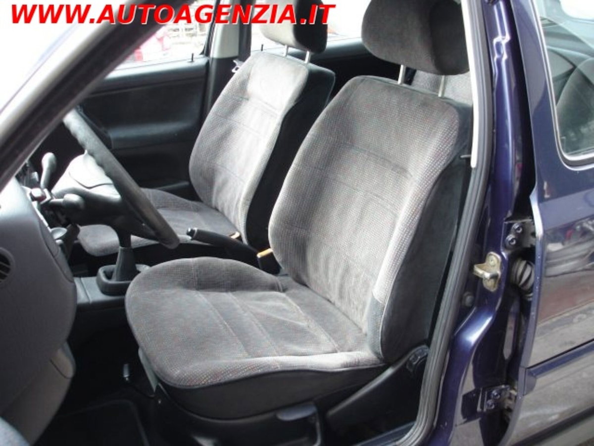 Volkswagen Golf 1.6 cat 5 porte GL (8)