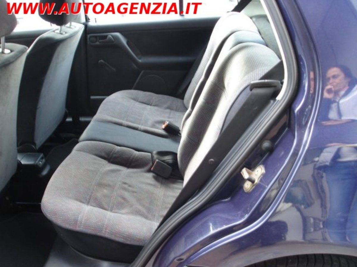 Volkswagen Golf 1.6 cat 5 porte GL (9)