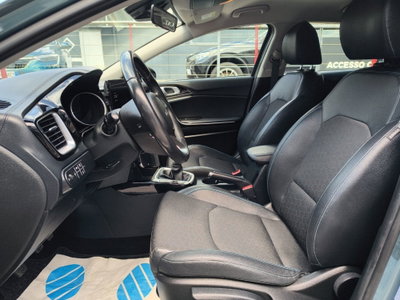 Kia XCeed 1.6 crdi mhev Style 136cv dct (9)