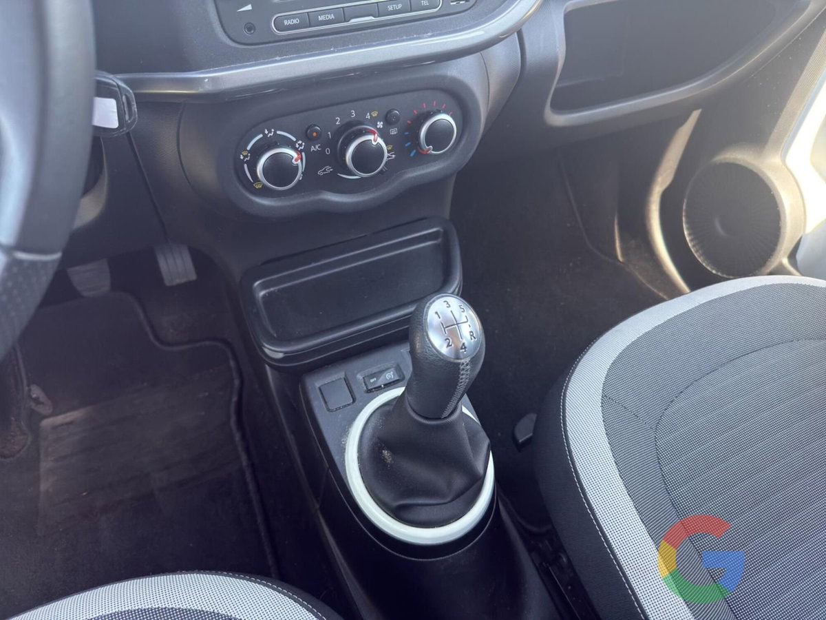 Renault Twingo 1.0 SCe Wave (11)