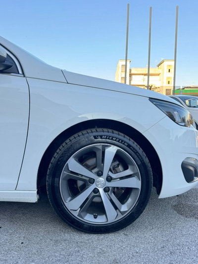 Peugeot 308 BlueHDi 120 S&S Allure (17)