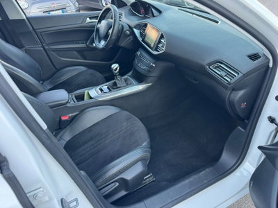 Peugeot 308 BlueHDi 120 S&S Allure (9)