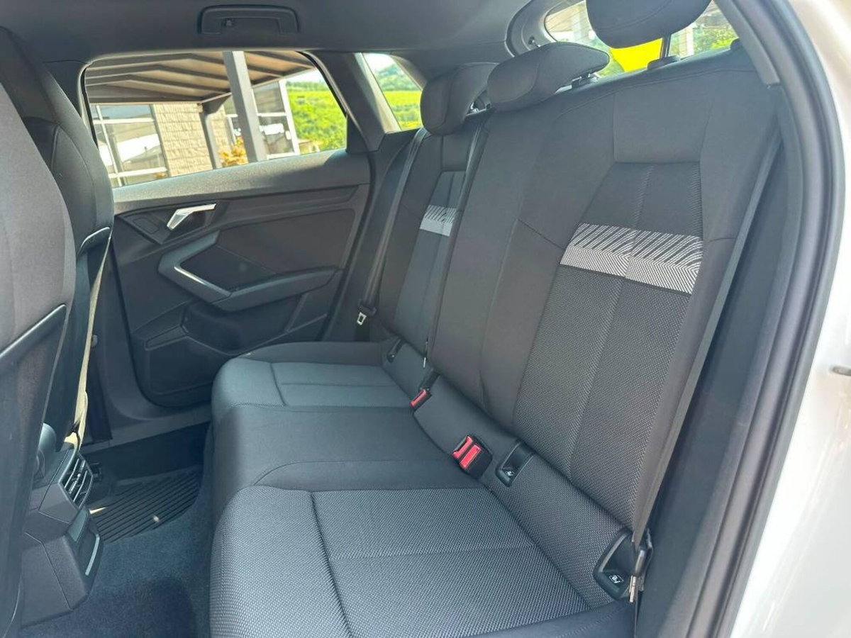 Audi A3 Sportback 35 TFSI Business Advanced (16)