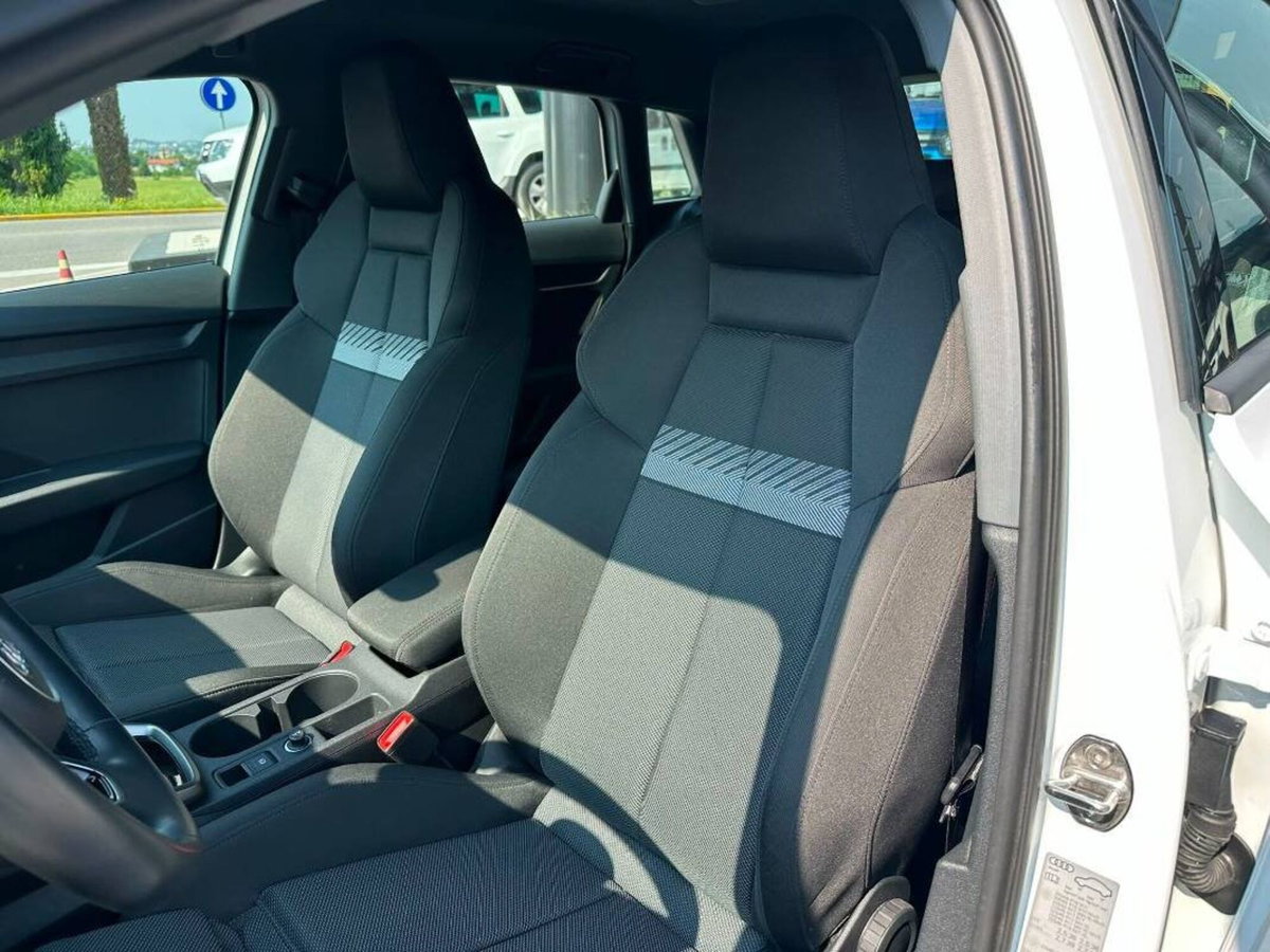 Audi A3 Sportback 35 TFSI Business Advanced (6)