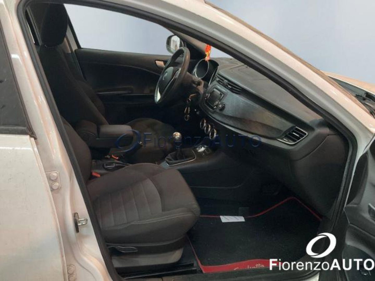 Alfa Romeo Giulietta 1.4 Turbo Distinctive 120cv (7)