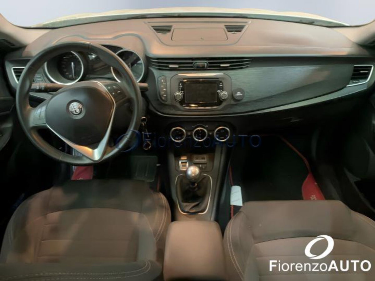 Alfa Romeo Giulietta 1.4 Turbo Distinctive 120cv (8)