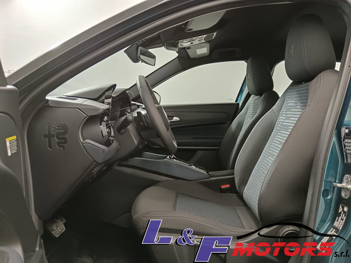 Alfa Romeo Junior 1.2 ibrida 145cv edct6 (19)