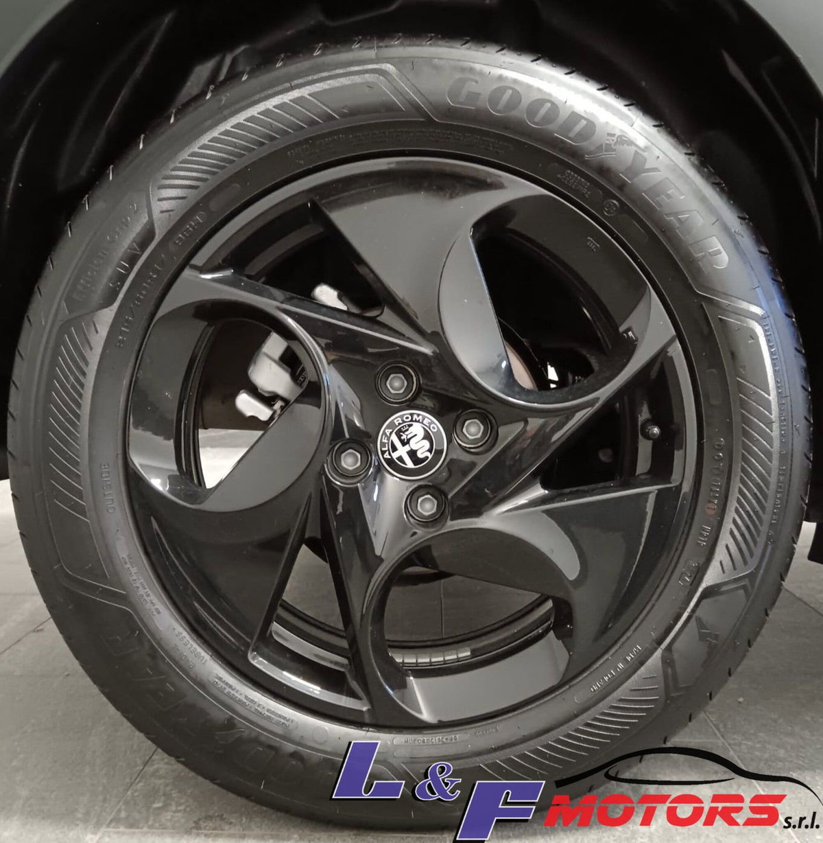 Alfa Romeo Junior 1.2 ibrida 145cv edct6 (9)