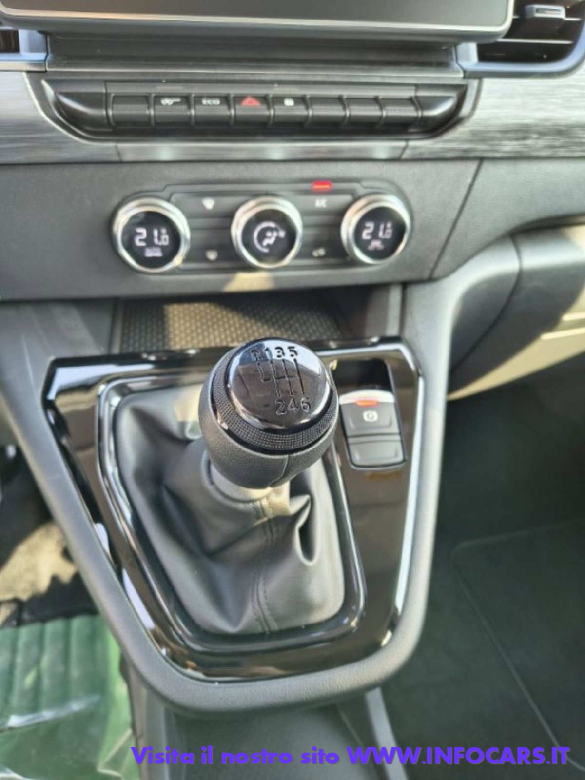 Renault Kangoo 1.5 blue dci Equilibre 115cv 5p.ti (8)