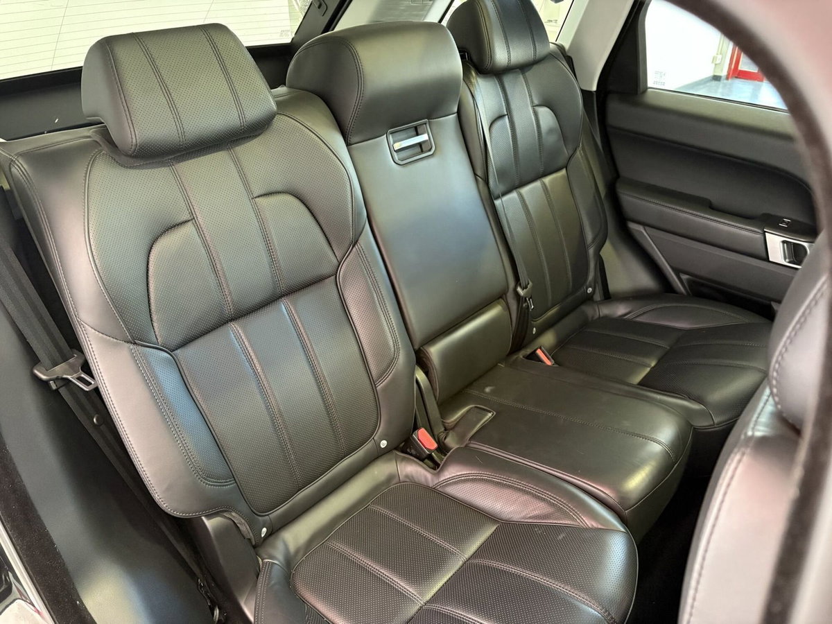Land Rover Range Rover Sport 3.0 TDV6 HSE (15)