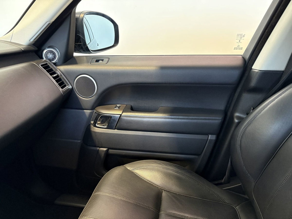 Land Rover Range Rover Sport 3.0 TDV6 HSE (17)
