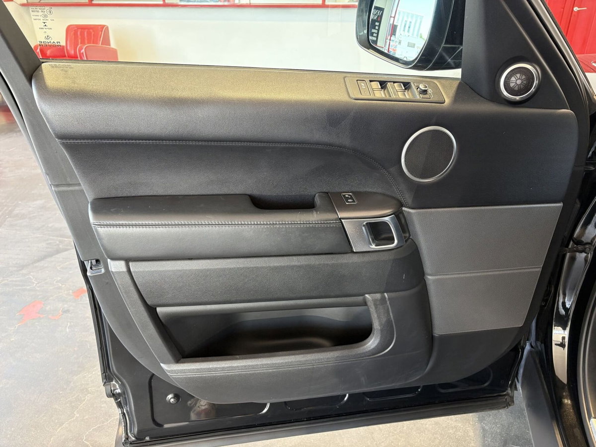 Land Rover Range Rover Sport 3.0 TDV6 HSE (18)