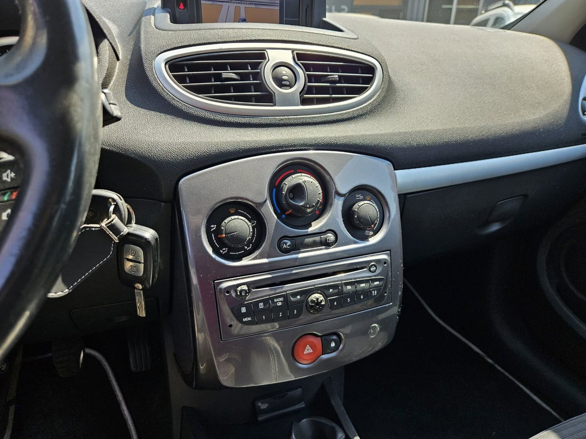 Renault Clio 1.2 16V 3 porte GPL Dynamique (12)