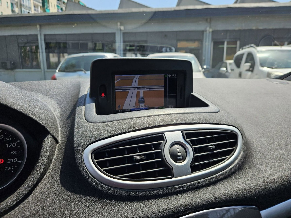 Renault Clio 1.2 16V 3 porte GPL Dynamique (13)