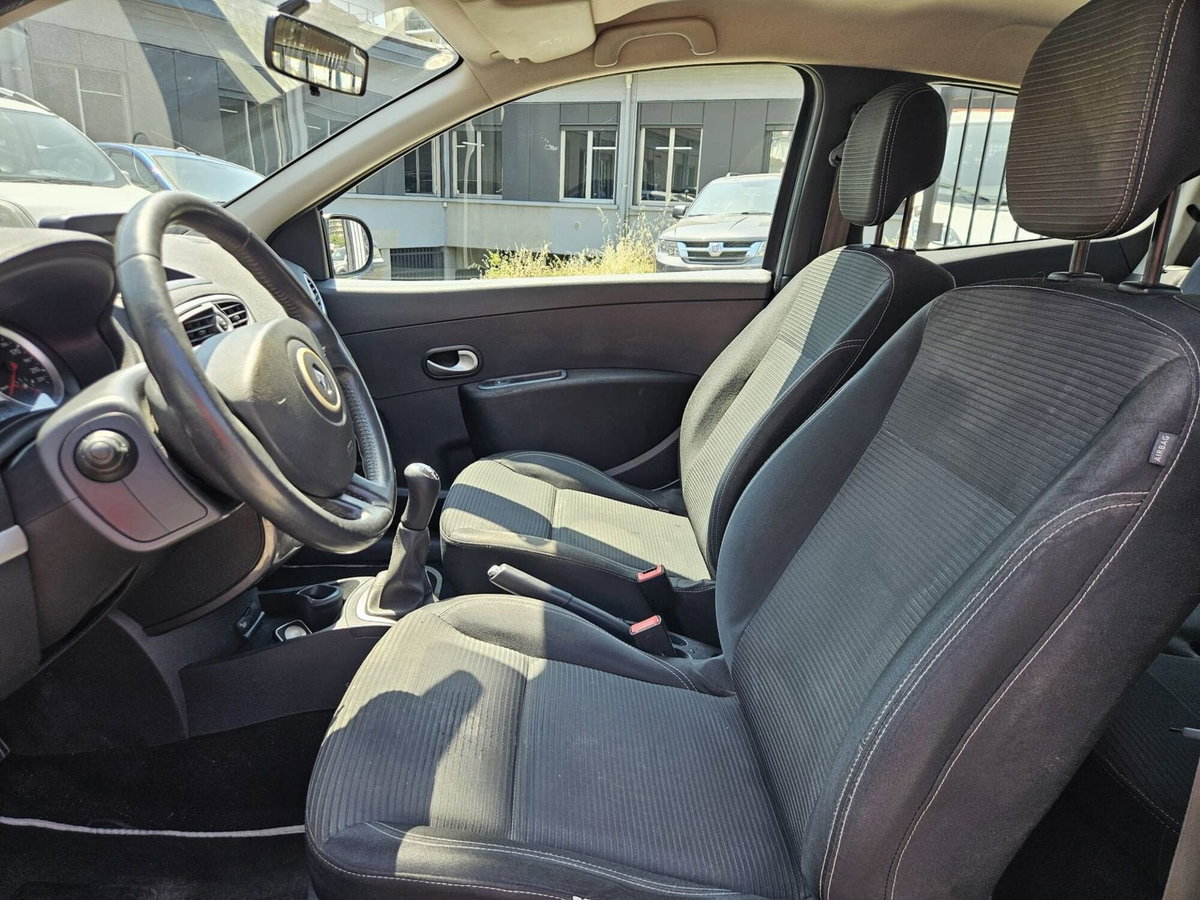 Renault Clio 1.2 16V 3 porte GPL Dynamique (8)