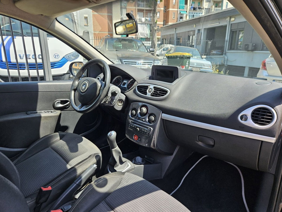 Renault Clio 1.2 16V 3 porte GPL Dynamique (9)