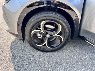 Alfa Romeo Junior 1.2 ibrida Q4 Intensa 145cv edct6 (13)