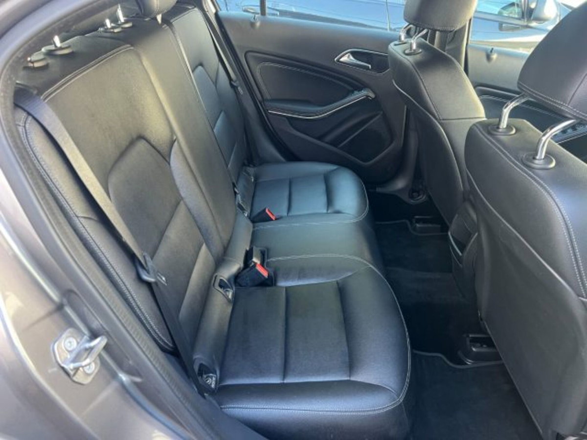 Mercedes-Benz Classe A 180 d Automatic Sport (12)