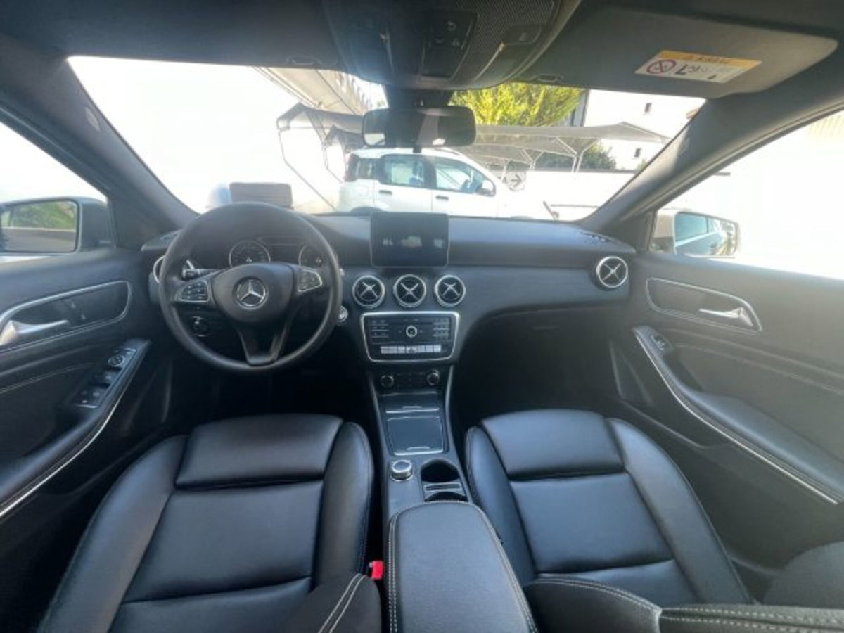 Mercedes-Benz Classe A 180 d Automatic Sport (14)