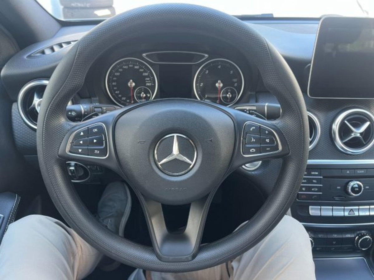 Mercedes-Benz Classe A 180 d Automatic Sport (15)