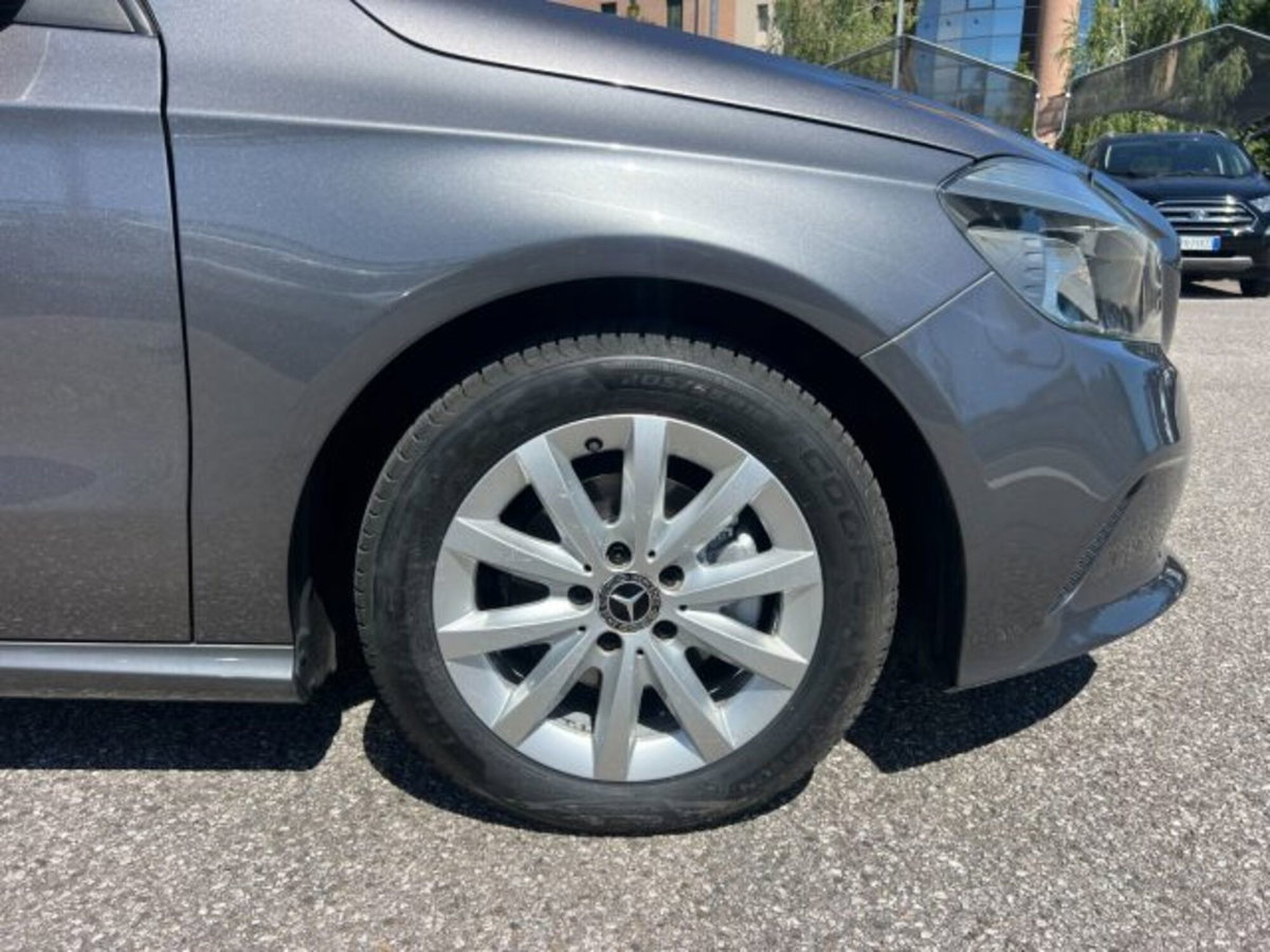 Mercedes-Benz Classe A 180 d Automatic Sport (3)