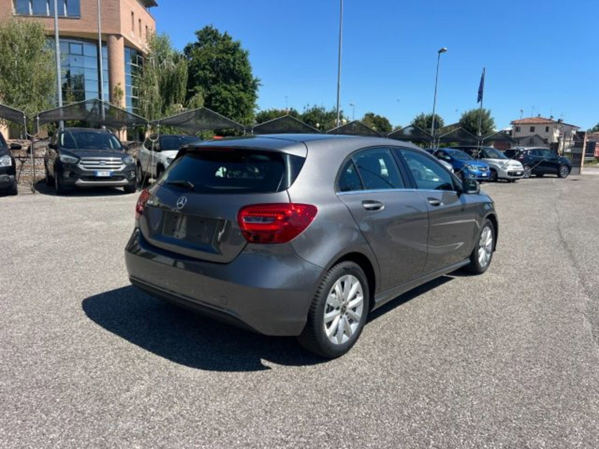 Mercedes-Benz Classe A 180 d Automatic Sport (5)
