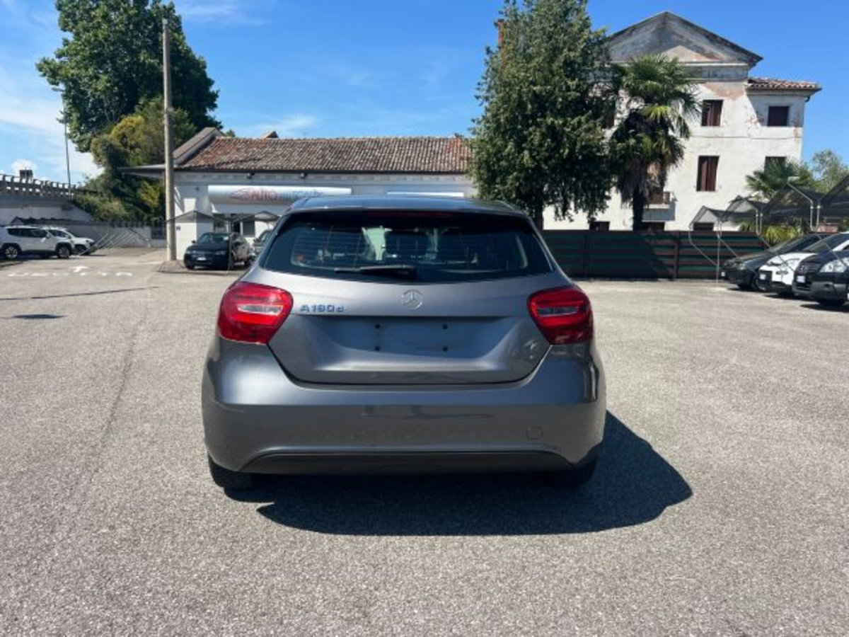 Mercedes-Benz Classe A 180 d Automatic Sport (6)