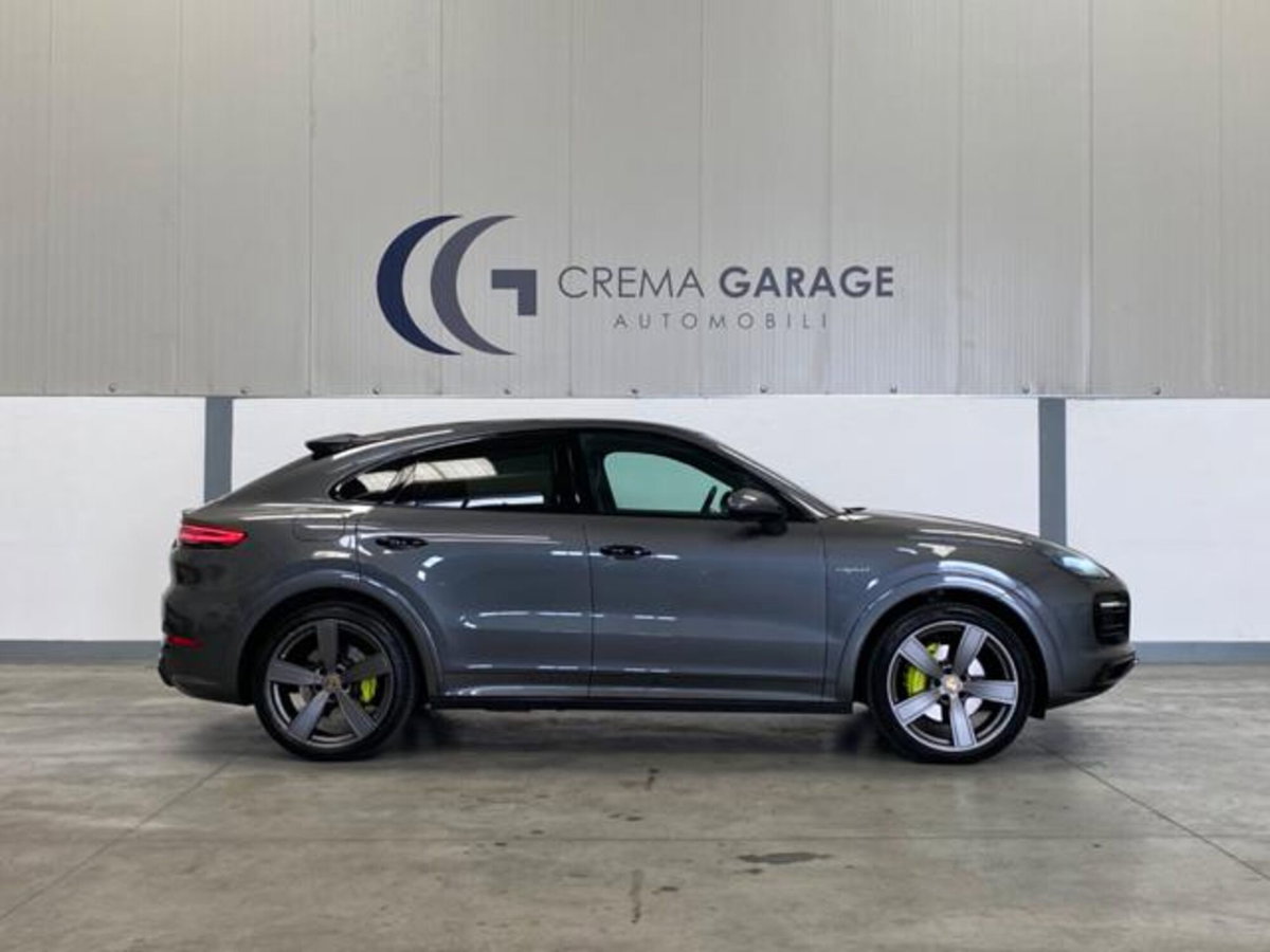 Porsche Cayenne Coupé 3.0 V6 (2)