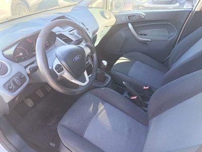 Ford Fiesta 1.4 TDCi 70CV 5 porte Titanium (9)