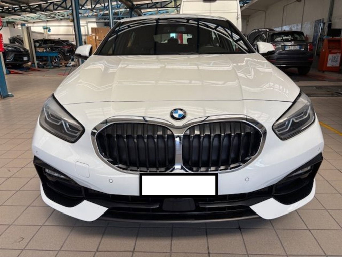 BMW Serie 1 116d 2.0 116CV cat 5 porte Attiva DPF
