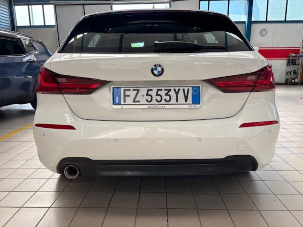 BMW Serie 1 116d 2.0 116CV cat 5 porte Attiva DPF (5)