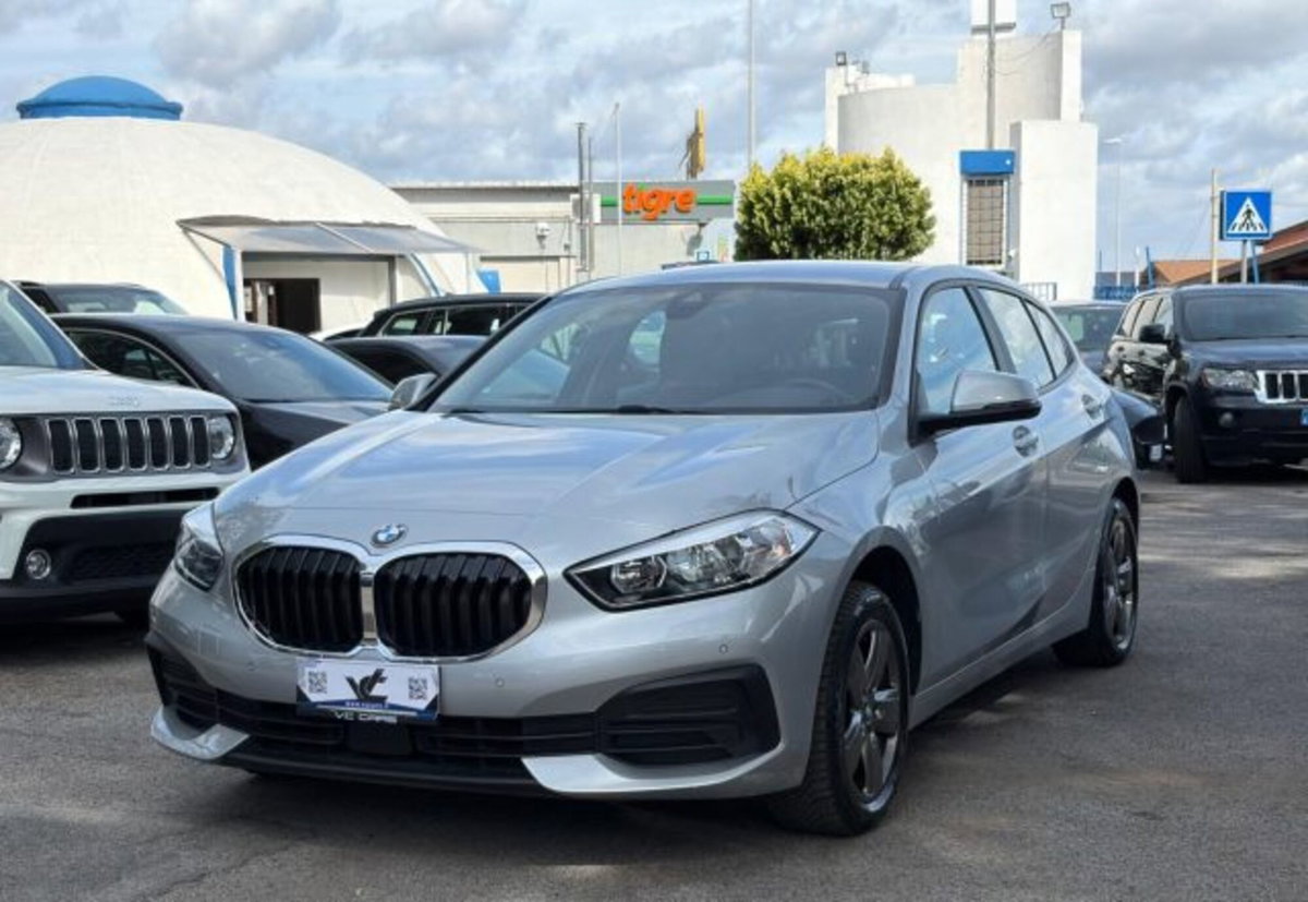 BMW Serie 1 116d 2.0 116CV cat 5 porte Attiva DPF