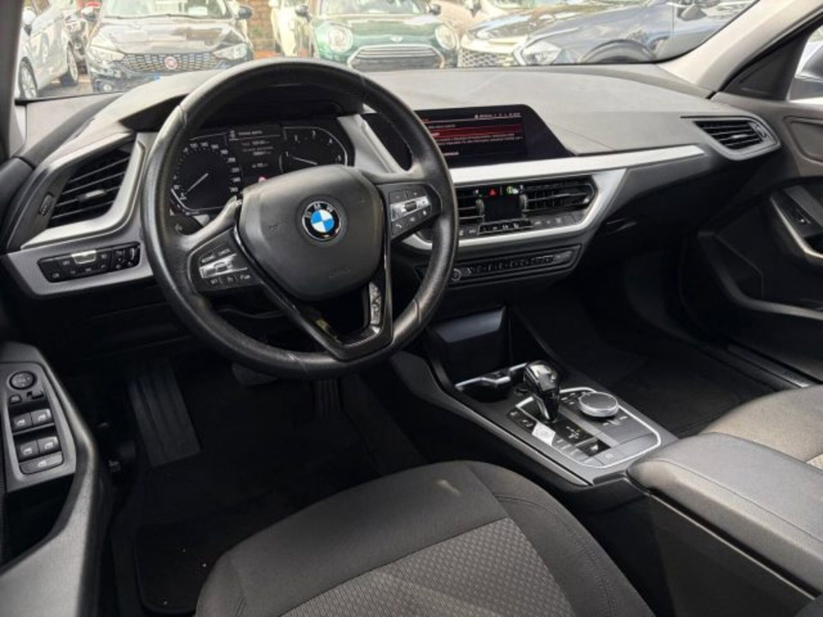 BMW Serie 1 116d 2.0 116CV cat 5 porte Attiva DPF (10)