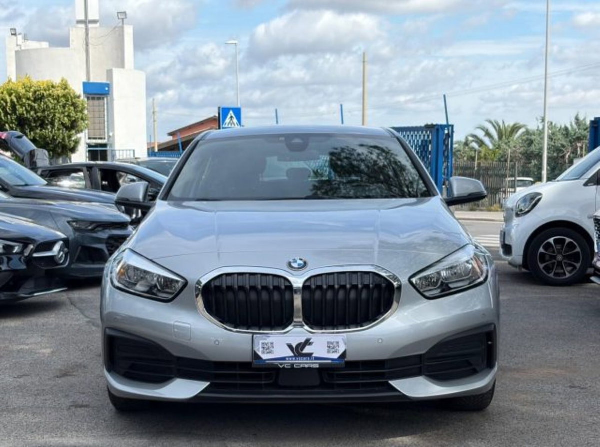 BMW Serie 1 116d 2.0 116CV cat 5 porte Attiva DPF (2)