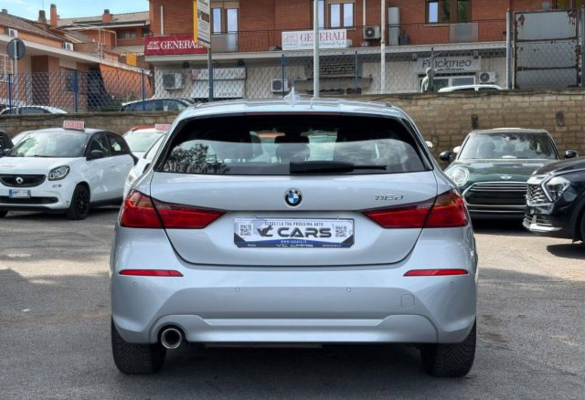 BMW Serie 1 116d 2.0 116CV cat 5 porte Attiva DPF (5)