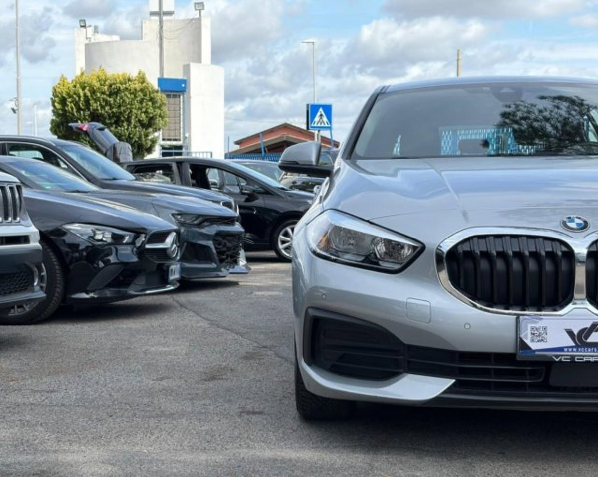 BMW Serie 1 116d 2.0 116CV cat 5 porte Attiva DPF (7)